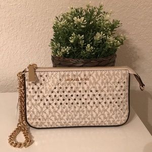 Michael Kors Pouch